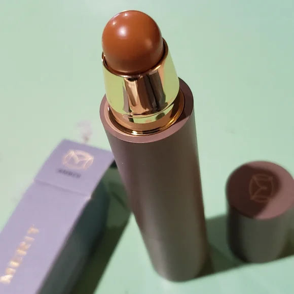 MERIT The Minimalist Perfecting Complexion Stick - Shade: AMBER - Picture 7 of 7